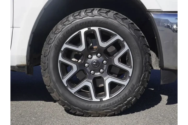 $37564 : Ram 1500 2025 4x4 Laramie 4d image 10