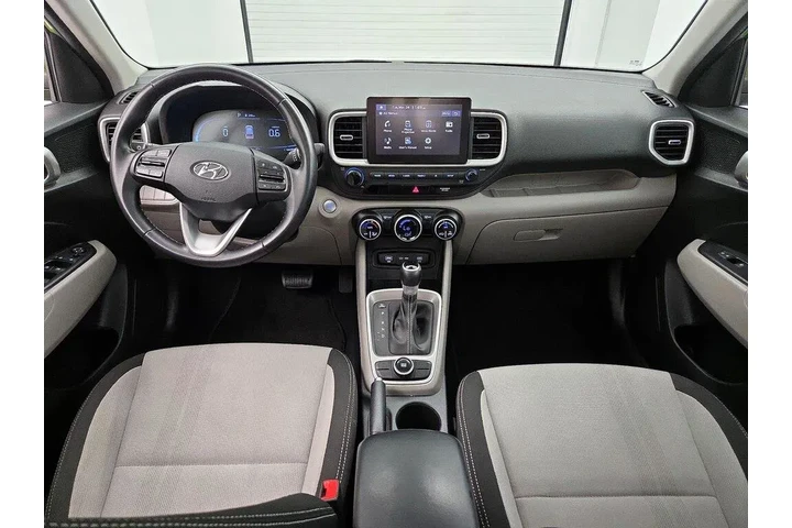 $19998 : Hyundai VENUE 2024 SEL 4dr C image 9