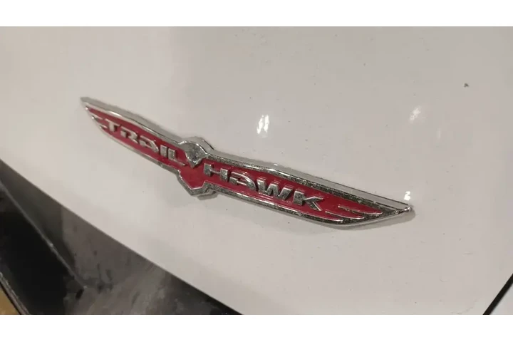 $14631 : Jeep Cherokee 2016 4x4 Trail image 3