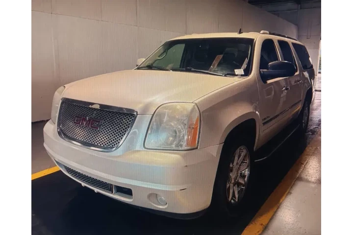 $5995 : 2011 GMC Yukon XL image 1