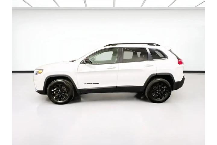 $18778 : Jeep Cherokee 2023 4x4 Altit image 2