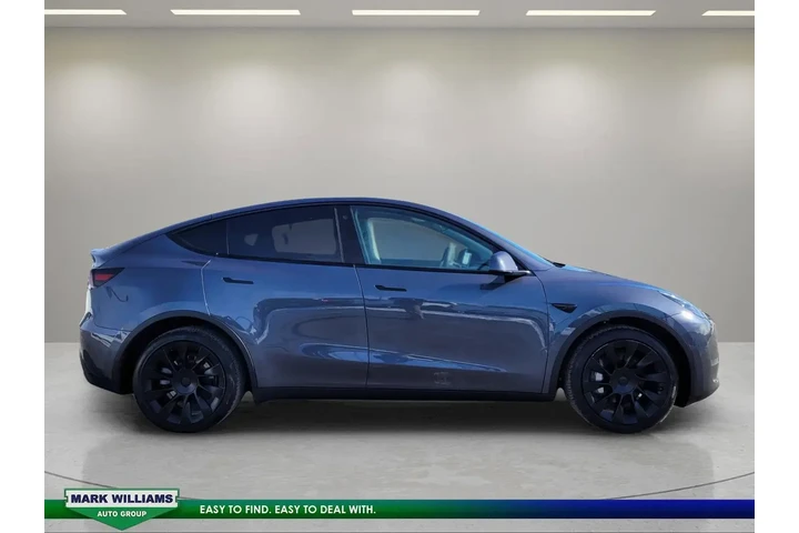 $23265 : Tesla Model Y 2020 AWD Long image 2