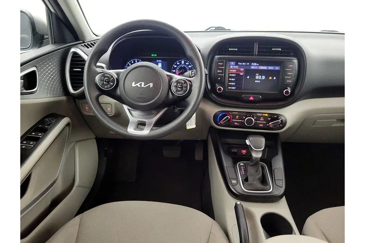 $17998 : Kia Soul 2022 LX 4dr Crossov image 10
