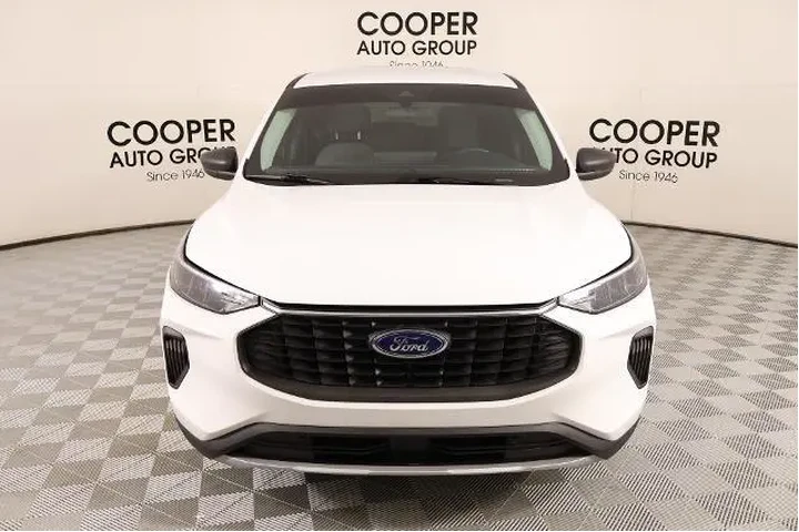 $18835 : Ford Escape 2023 AWD Active image 10