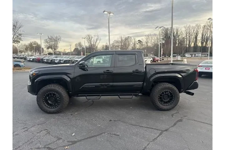 $37472 : Toyota Tacoma 2024 4x4 SR5 4 image 4
