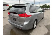 $5980 : 2011 Sienna XLE thumbnail