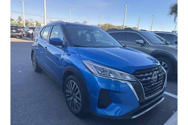 $17352 : Nissan Kicks 2023 SV 4dr Cro image 3