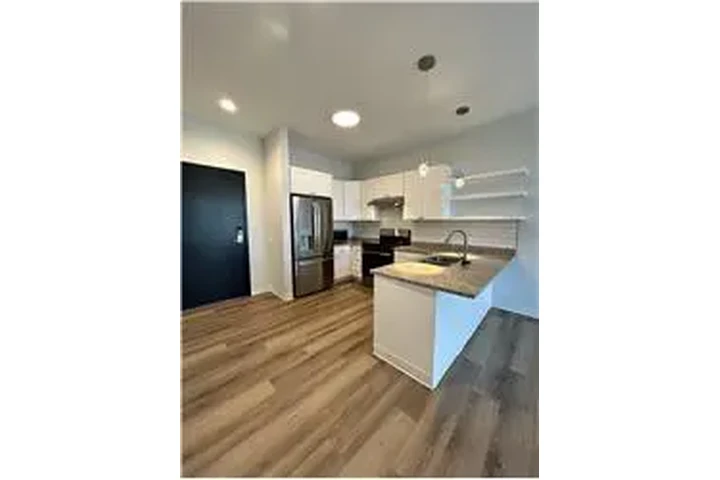 $1500 : Rental property with 2 bedro image 4