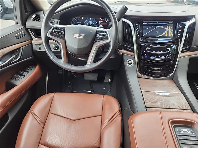 $38717 : 2019 CADILLAC Escalade Luxury image 4