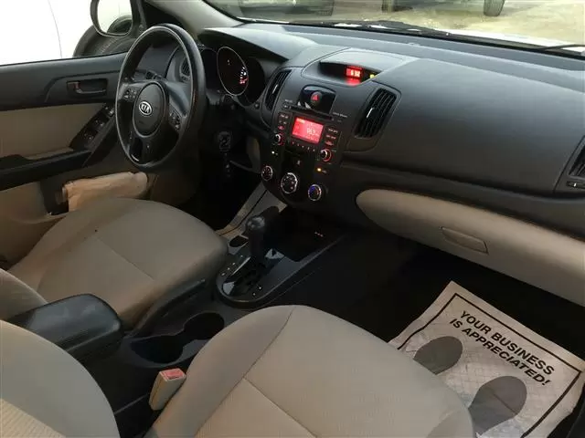 KIA FORTE EX 2010 image 9