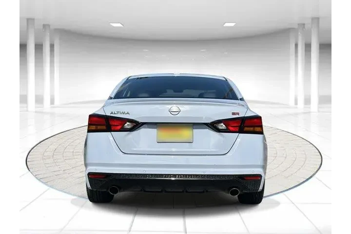 $18288 : Nissan Altima 2023 2.5 SR 4d image 3