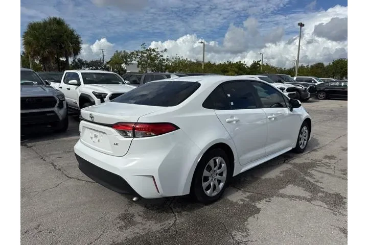 $18988 : Toyota Corolla 2024 LE 4dr S image 3