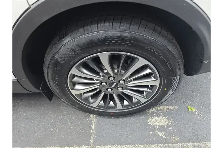 $25990 : Lincoln Nautilus 2023 Standa image 6