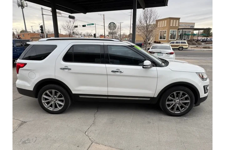 2016 Explorer Limited FWD image 4