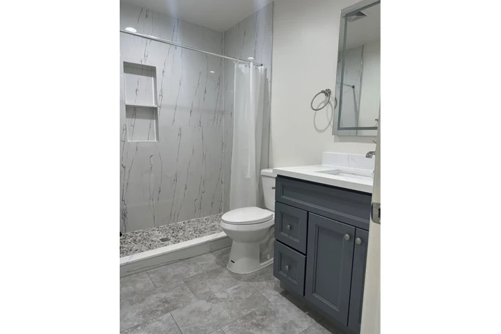 $1530 : 1 Bedroom 1Bath Apt in Gardena image 6