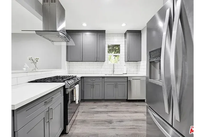 $2000 : Hot 2bd 1ba @ Huntington image 6