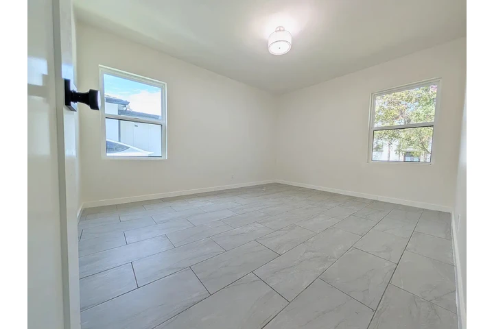 $2350 : Welcome to your dream home! image 4