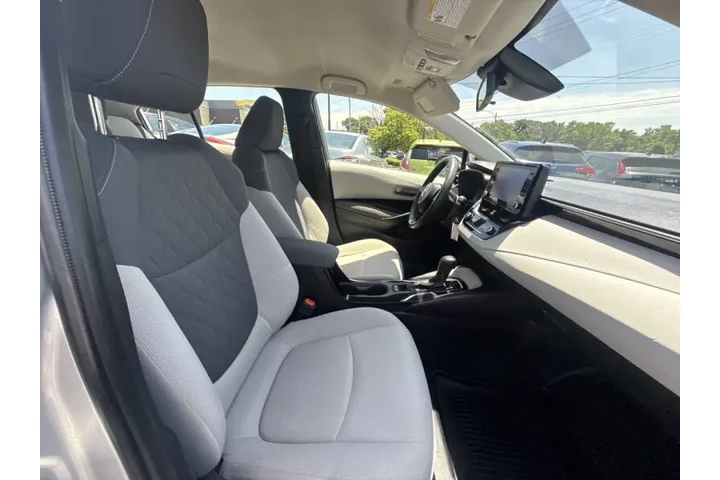 $17995 : 2022 Corolla LE image 8