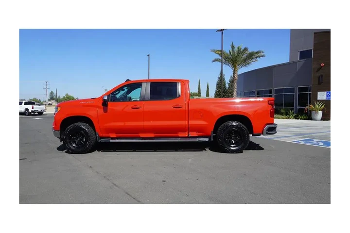 $38984 : 2024 Silverado 1500 LT image 9