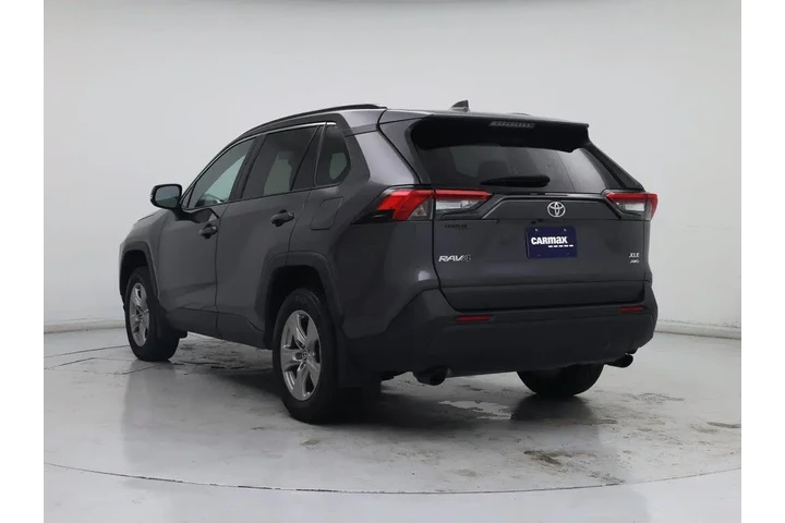 $29998 : Toyota RAV4 2023 AWD XLE 4dr image 2