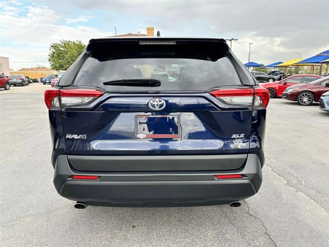 $26995 : Pre-Owned 2020 RAV4 XLE Premi image 7