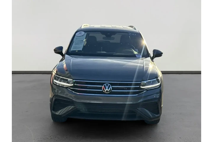 Volkswagen Tiguan 2022 SE 4d image 2