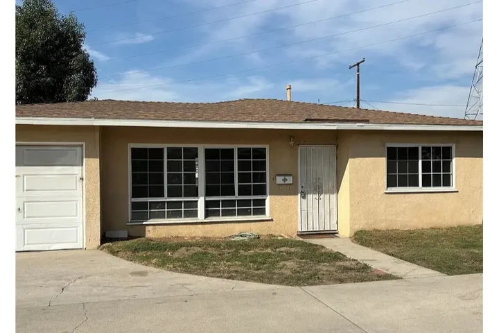 $1300 : 🚥1/4 Florence Ave, Downey🚥 image 1