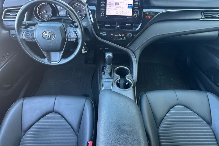 $25800 : Toyota Camry 2024 SE Nightsh image 6