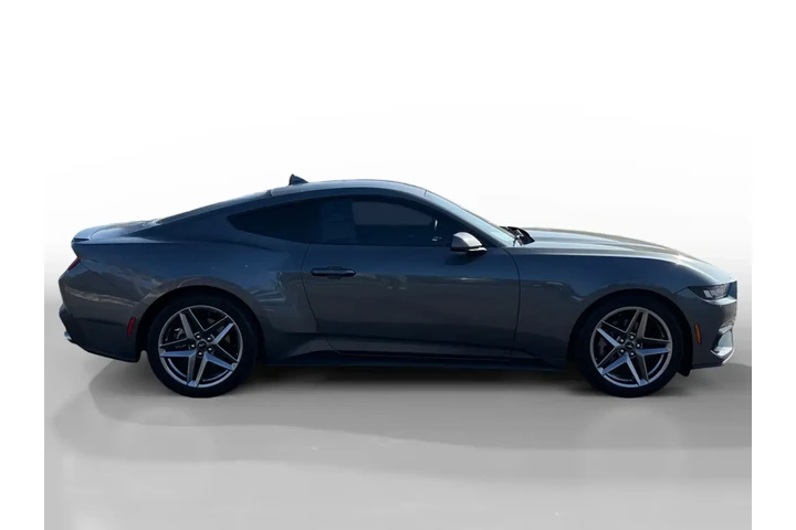 $28530 : Ford Mustang 2024 EcoBoost 2 image 6