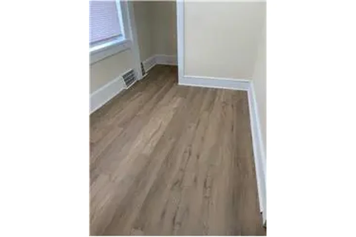 $900 : Rental property with 1 bedro image 8