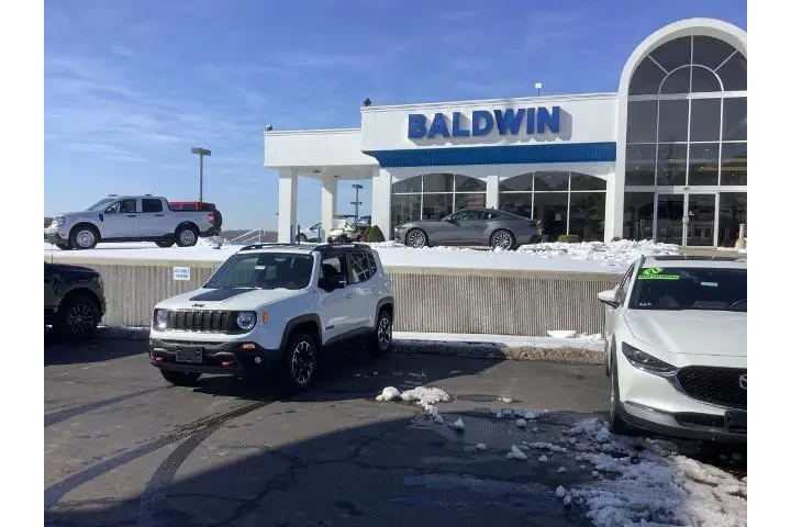 $25950 : Jeep Renegade 2023 4x4 Trail image 3