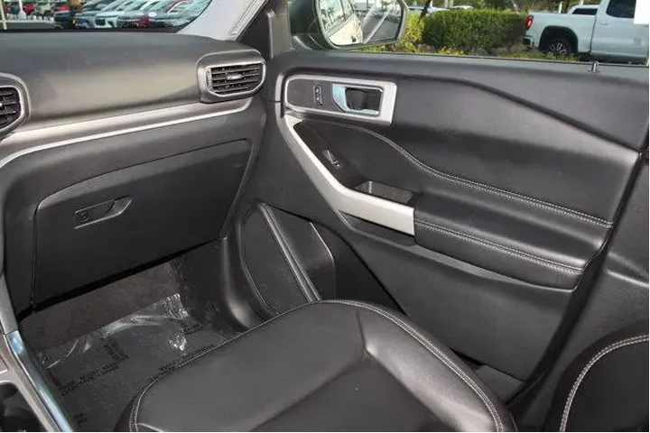 $27995 : Ford Explorer 2022 AWD XLT 4 image 8
