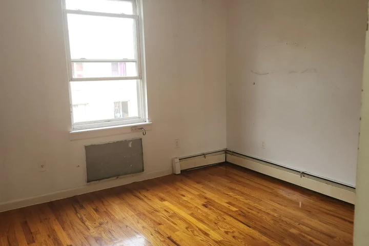 $200 : Rooms for rent Apt NY.1225 image 5