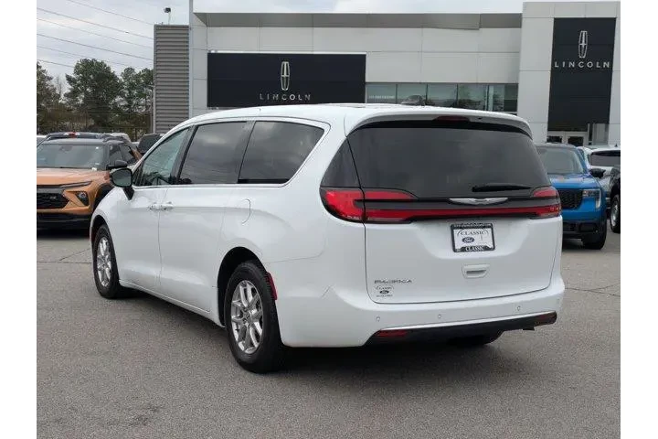 $27995 : Chrysler Pacifica 2024 Touri image 7