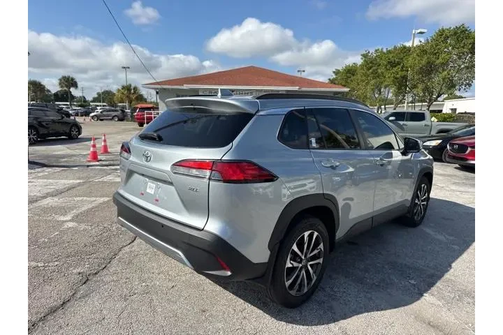 $26988 : Toyota Corolla Cross 2024 XL image 3