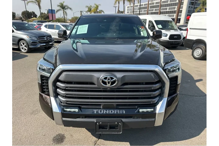 $44997 : 2022 Tundra 4WD Limited image 3