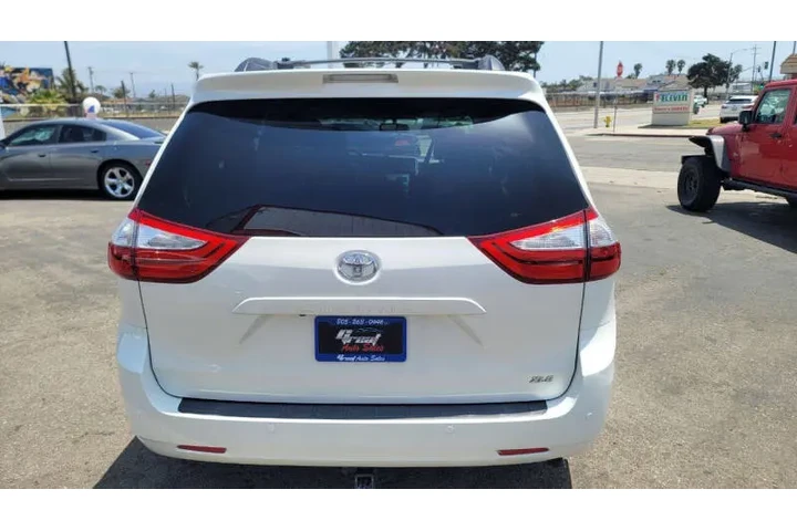 $20995 : 2015 Sienna XLE Premium 8-Pas image 5