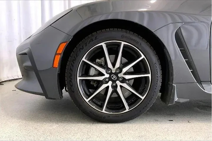 $25991 : Toyota GR86 2022 2dr Coupe 6 image 6