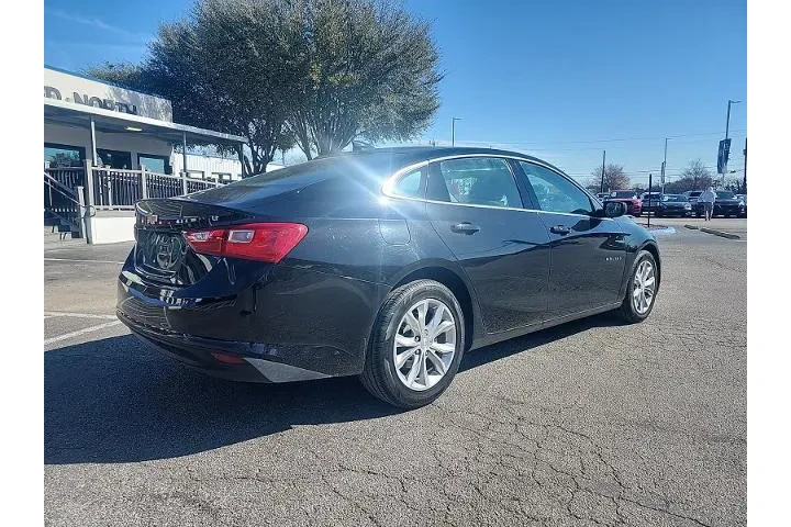 $15298 : Chevrolet Malibu 2023 LT 4dr image 3