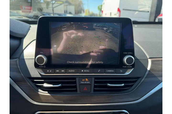 2024 Altima 2.5 SV image 10