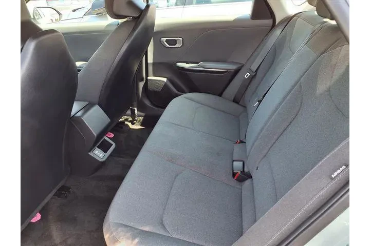 $21580 : Kia K4 2025 LXS 4dr Sedan image 8