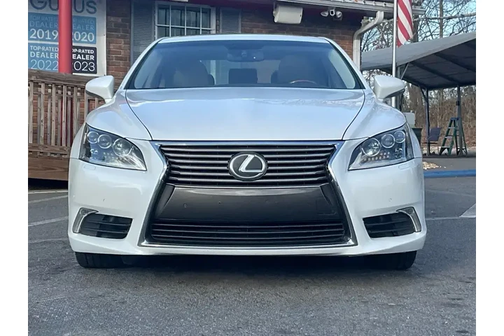 $17485 : Lexus LS 460 2015 4dr Sedan image 2