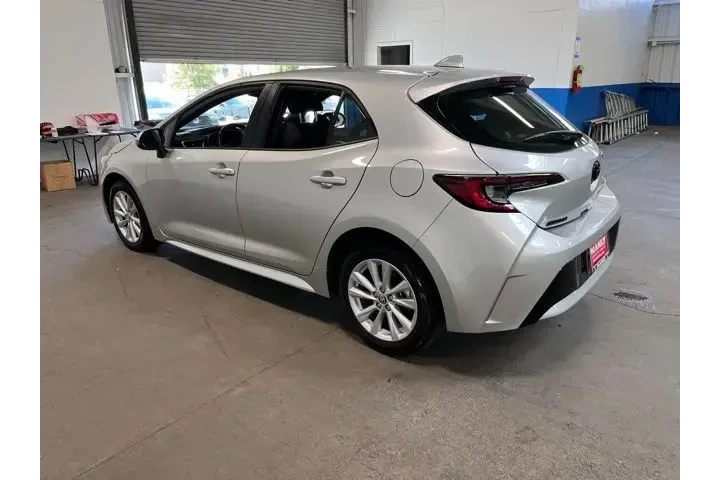 $24462 : Toyota Corolla Hatchback 202 image 5