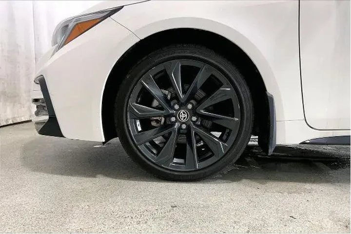 $23791 : Toyota Corolla Hybrid 2024 S image 6