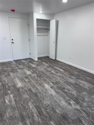 $1400 : Brand New Studio for Rent image 4