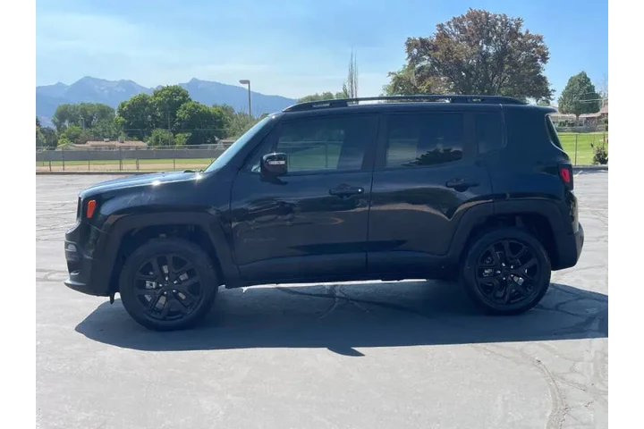 $8400 : 2018 Renegade Altitude image 8