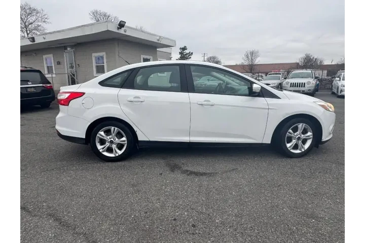 $5495 : 2013 Focus SE image 3