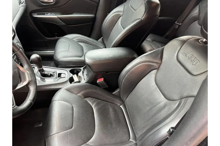 $17200 : 2019 Cherokee Limited image 8