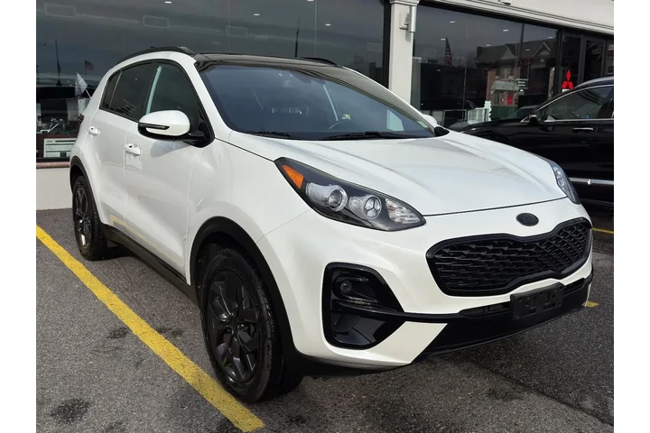 $12895 : Kia Sportage 2022 AWD Nightf image 3