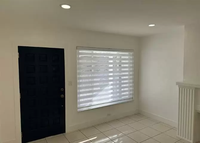 $2100 : Beautiful 2bed house in Miami image 5